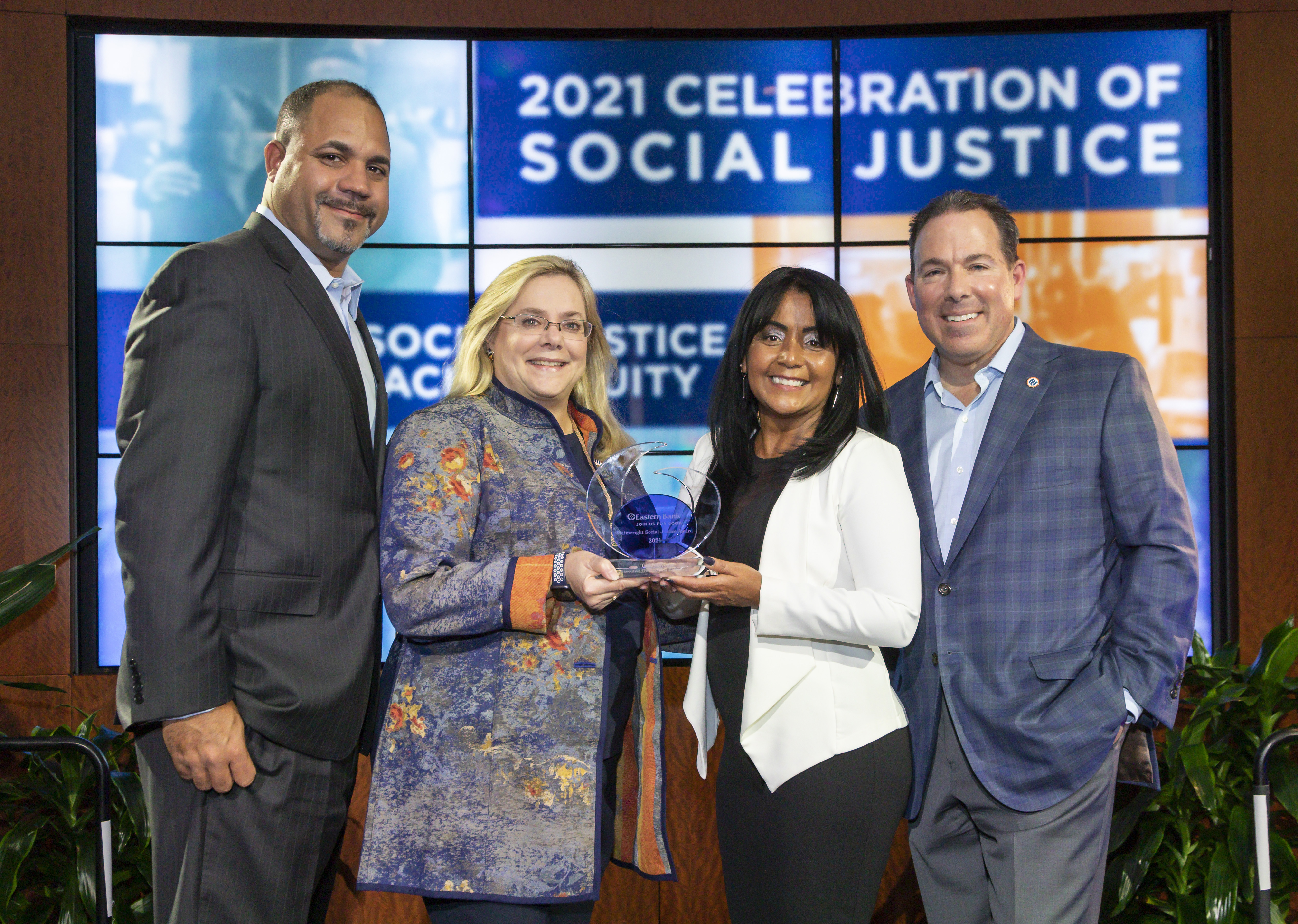 eastern_bank_foundation_honors_gladys_vega_as_2021_social_justice_award_honoree